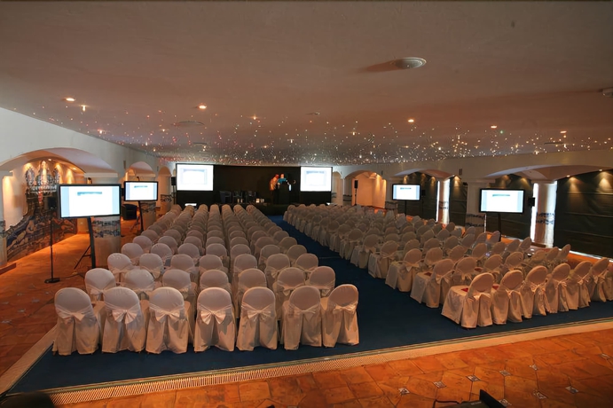 Imagen de los interiores del Hotel Grand Du Golf and Palace. Foto 16