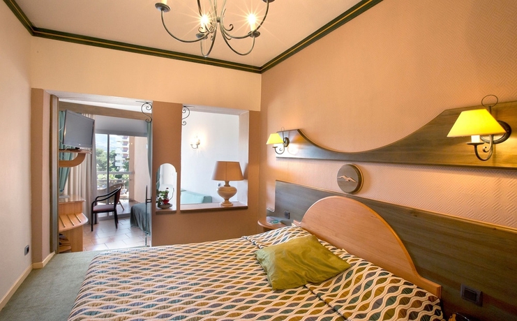 Imagen de la habitación del Hotel Grand Du Lido. Foto 4