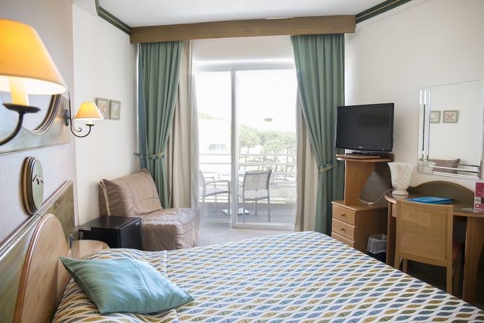 Imagen de la habitación del Hotel Grand Du Lido. Foto 7