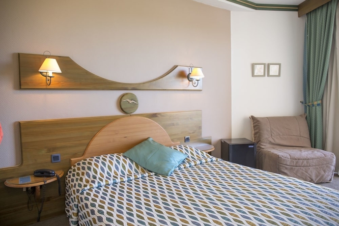 Imagen de la habitación del Hotel Grand Du Lido. Foto 13