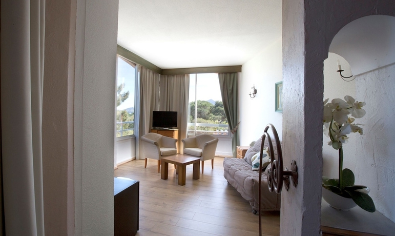 Imagen de la habitación del Hotel Grand Du Lido. Foto 16