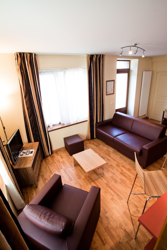 Imagen de la habitación del Hotel Grand Du Parc, AIX LES BAINS. Foto 8