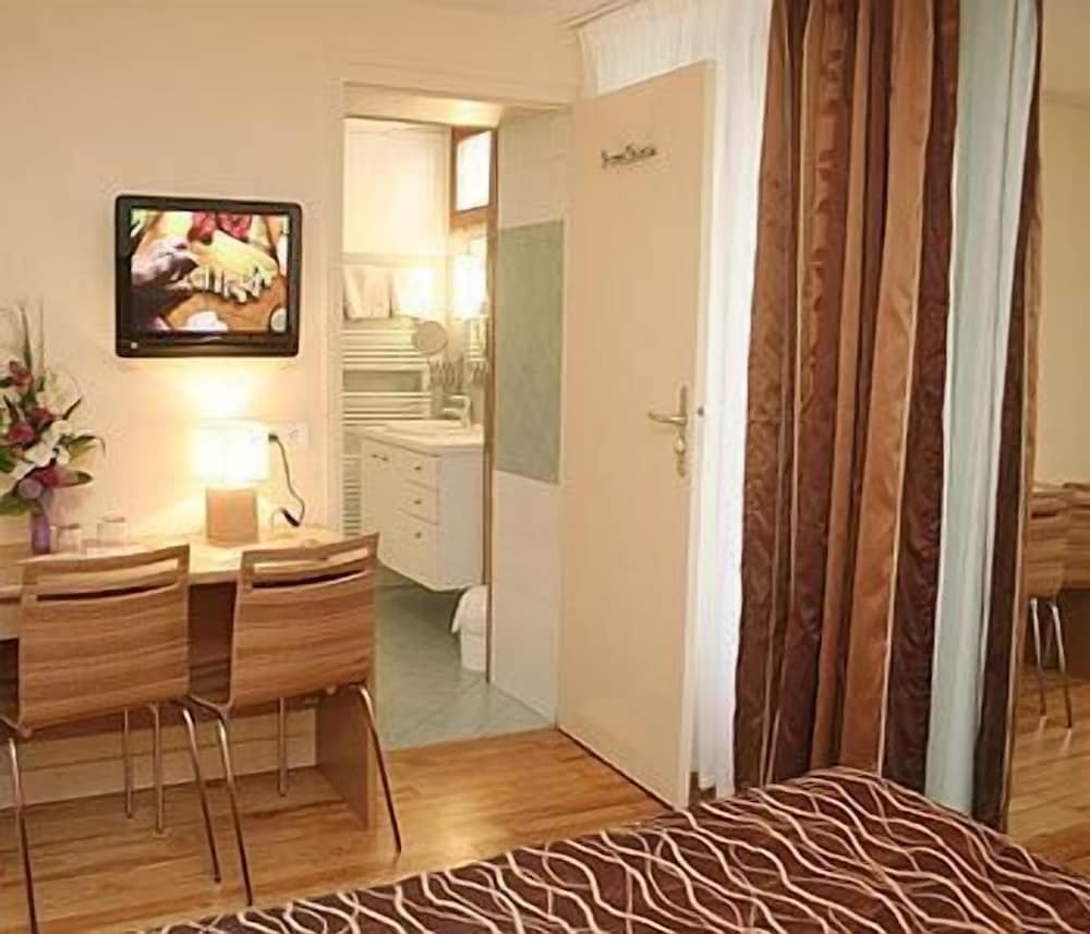 Imagen de la habitación del Hotel Grand Du Parc, AIX LES BAINS. Foto 11