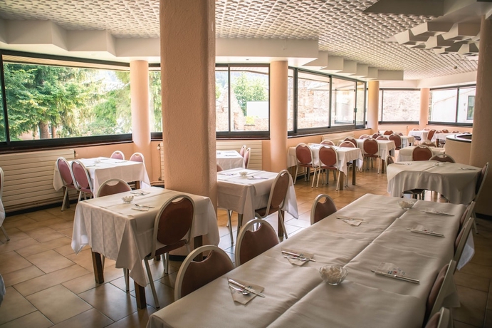 Imagen del bar/restaurante del Hotel Grand Du Parc, Florac. Foto 2