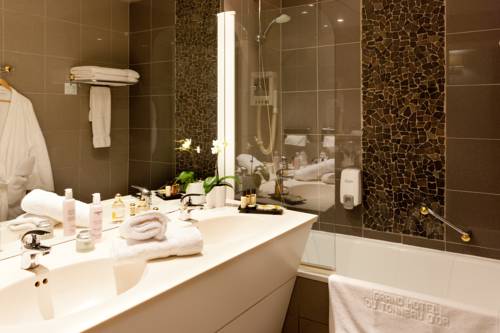 Imagen de la habitación del Hotel Grand Du Tonneau D'or. Foto 14