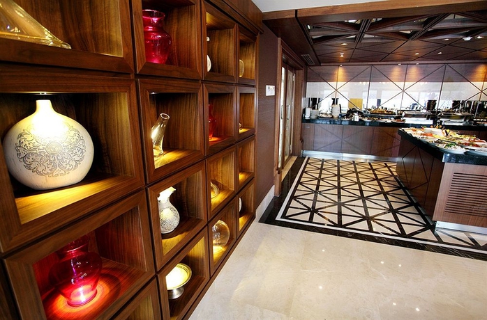 Imagen del bar/restaurante del Hotel Grand Durmaz. Foto 4