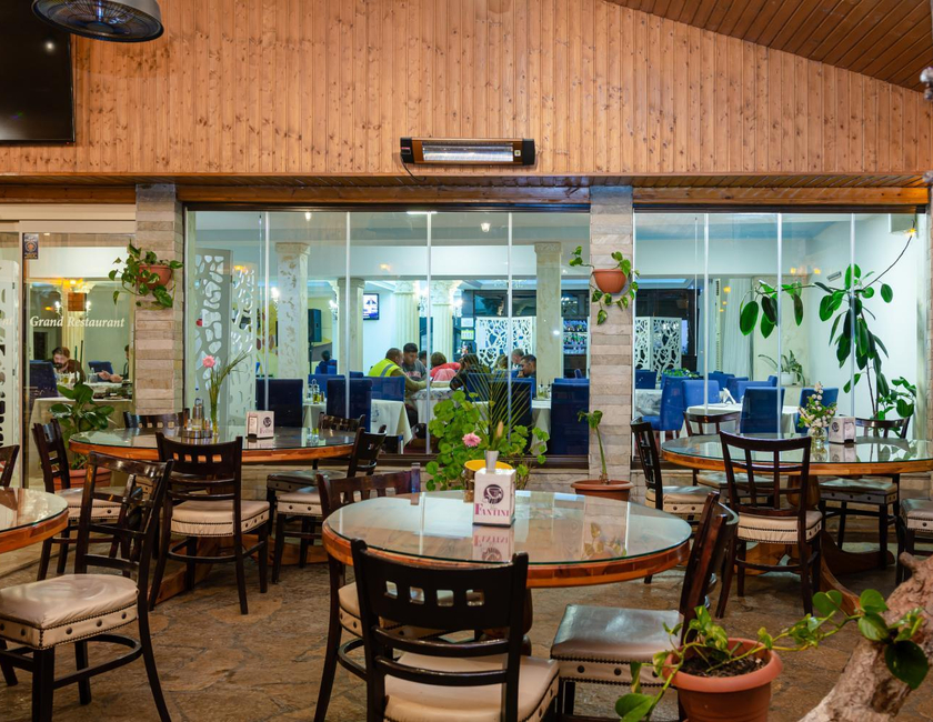 Imagen general del Hotel Grand, EFORIE. Foto 8