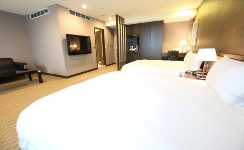 Imagen de la habitación del Hotel Grand Earl. Foto 9