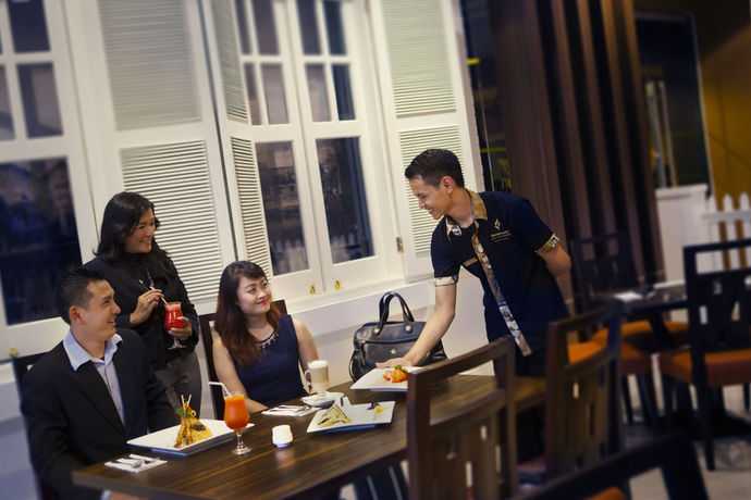 Imagen de los interiores del Hotel Grand Edge Semarang. Foto 12
