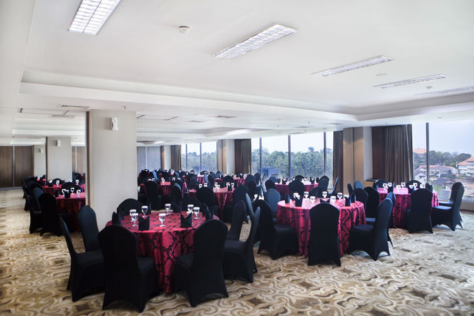 Imagen del bar/restaurante del Hotel Grand Edge Semarang. Foto 5