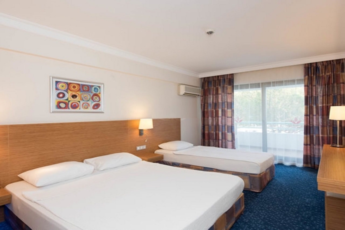 Imagen general del Hotel Grand Efe. Foto 6