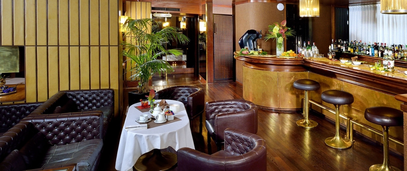 Imagen del bar/restaurante del Hotel Grand Elite. Foto 3