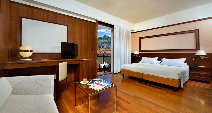 Imagen de la habitación del Hotel Grand Elite. Foto 10