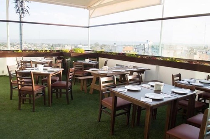 Imagen del bar/restaurante del Hotel Grand Elizabeth Durango. Foto 3