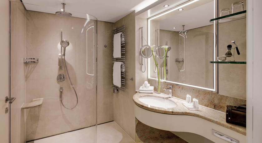 Imagen de la habitación del Hotel Grand Elysee Hamburg. Foto 7