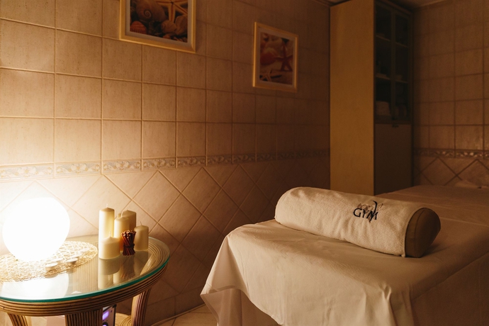 Imagen de los interiores del Hotel Grand Emerald. Foto 9