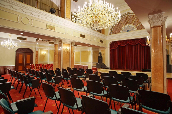 Imagen de los interiores del Hotel Grand Emerald. Foto 11