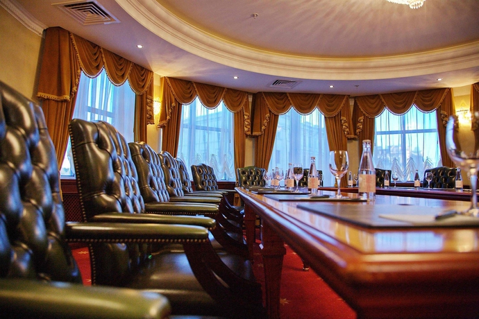 Imagen de los interiores del Hotel Grand Emerald. Foto 12