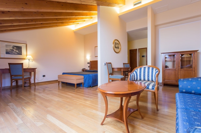 Imagen de la habitación del Hotel Grand Entourage Palazzo Strassoldo. Foto 7