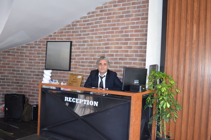 Imagen de los interiores del Hotel Grand Esen. Foto 4