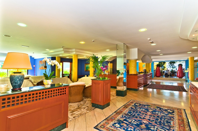 Imagen de los interiores del Hotel Grand Esplanada. Foto 7