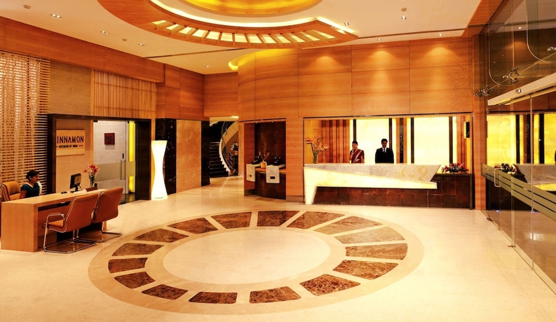 Imagen de los interiores del Hotel Grand Estancia. Foto 19