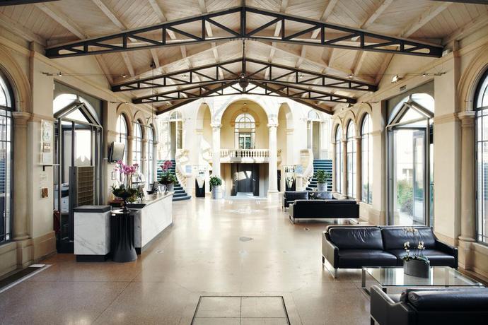 Imagen de los interiores del Hotel Grand Et Centre Thermal. Foto 10