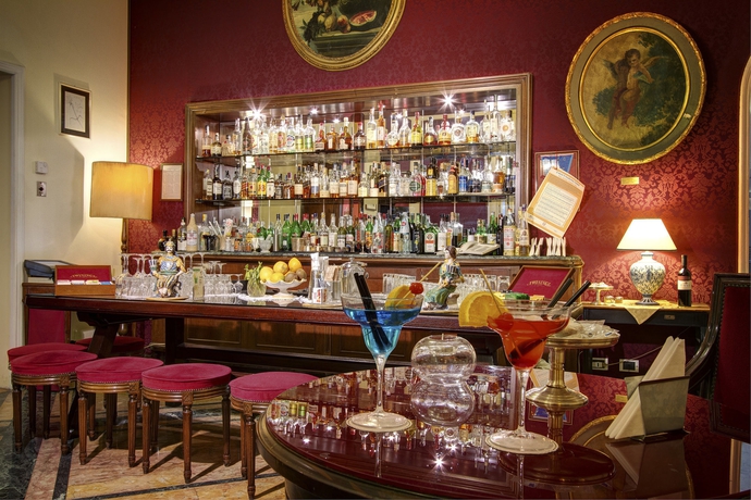 Imagen del bar/restaurante del Hotel Grand Et Des Palmes. Foto 5