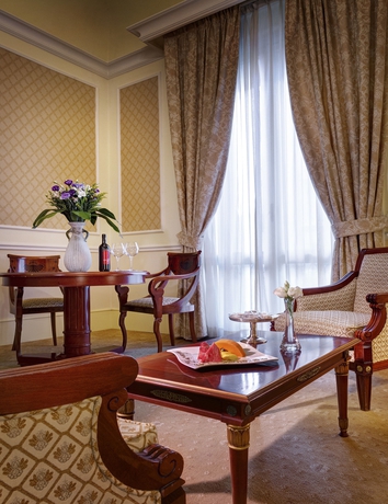 Imagen de la habitación del Hotel Grand Et Des Palmes. Foto 15