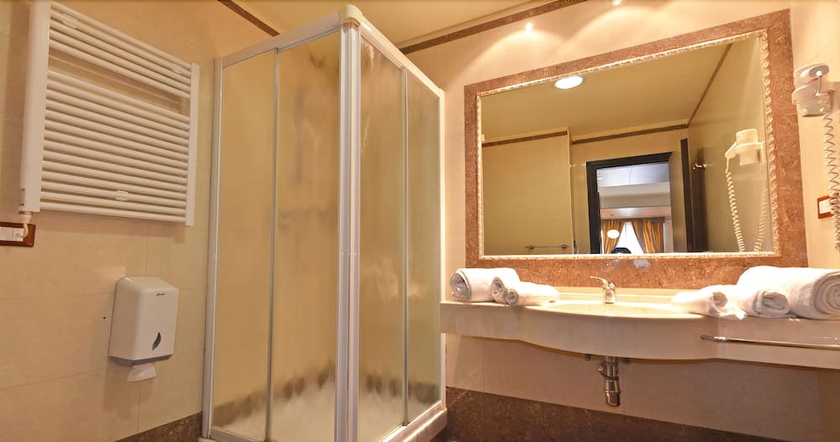 Imagen de la habitación del Hotel Grand Eurhotel. Foto 6