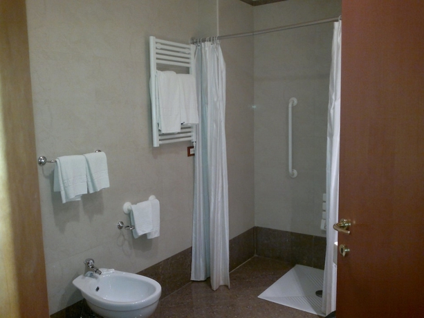 Imagen de la habitación del Hotel Grand Eurhotel. Foto 8