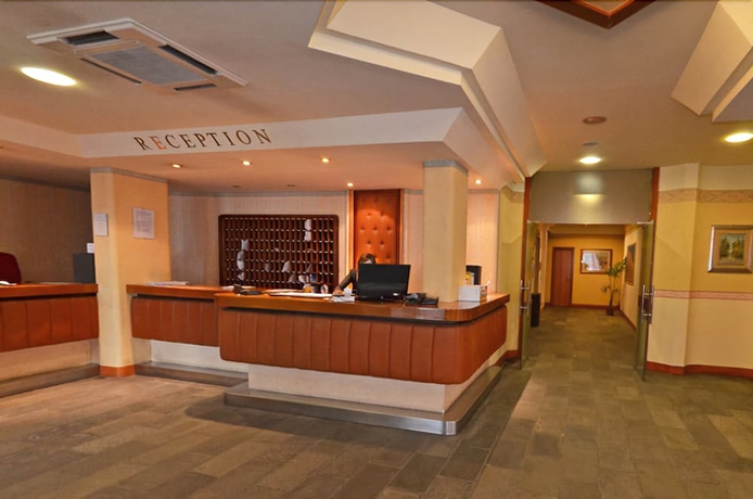 Imagen de los interiores del Hotel Grand Eurhotel. Foto 17