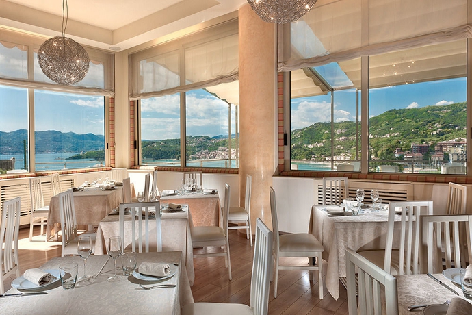 Imagen del bar/restaurante del Hotel Grand Europa, Maralunga. Foto 3