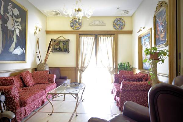 Imagen general del Hotel Grand Europa, Nápoles. Foto 2