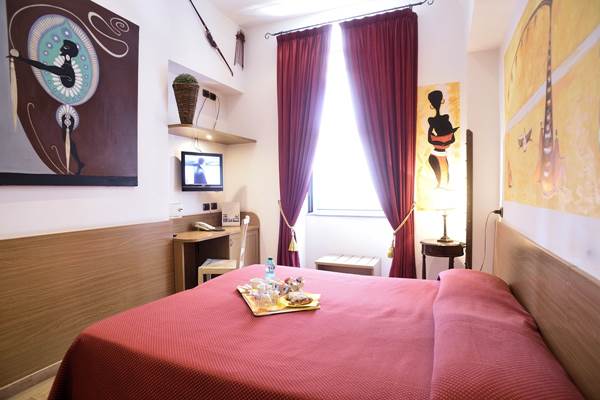 Imagen general del Hotel Grand Europa, Nápoles. Foto 4