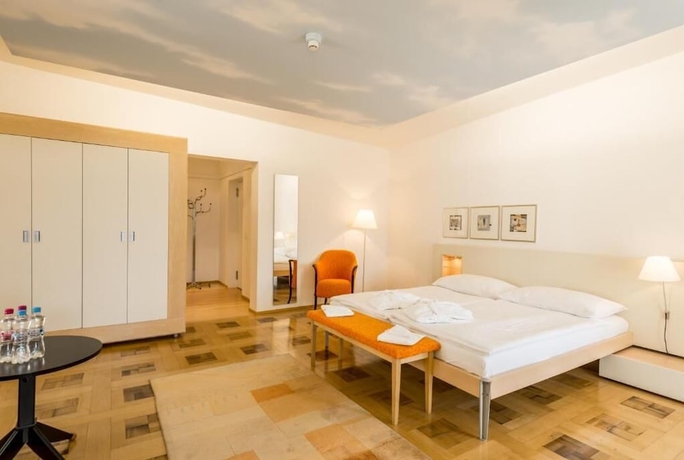 Imagen de la habitación del Hotel Grand Europe. Foto 2