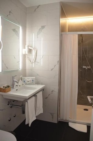 Imagen de la habitación del Hotel Grand Europe. Foto 5