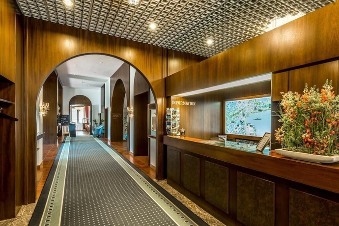 Imagen de los interiores del Hotel Grand Europe. Foto 17