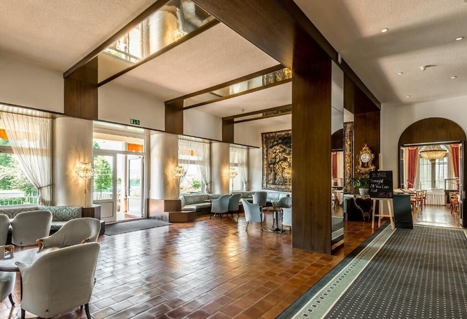 Imagen de los interiores del Hotel Grand Europe. Foto 19