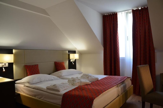 Imagen de la habitación del Hotel Grand Europe. Foto 14