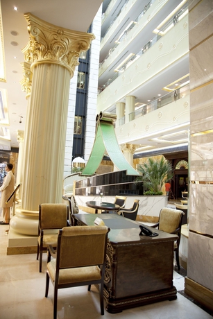 Imagen de los interiores del Hotel Grand Excelsior Al Barsha. Foto 6