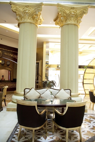 Imagen de los interiores del Hotel Grand Excelsior Al Barsha. Foto 10