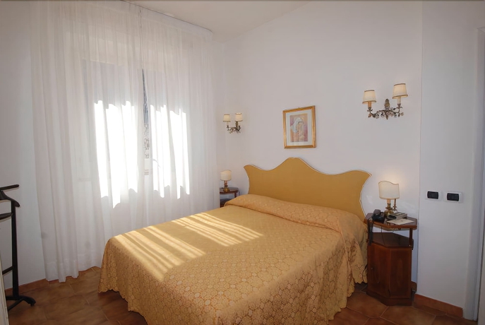 Imagen de la habitación del Hotel Grand Excelsior Amalfi. Foto 9