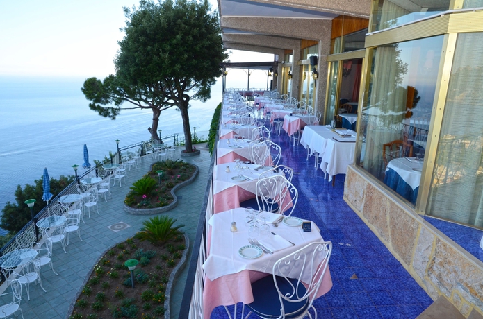 Imagen del bar/restaurante del Hotel Grand Excelsior Amalfi. Foto 2