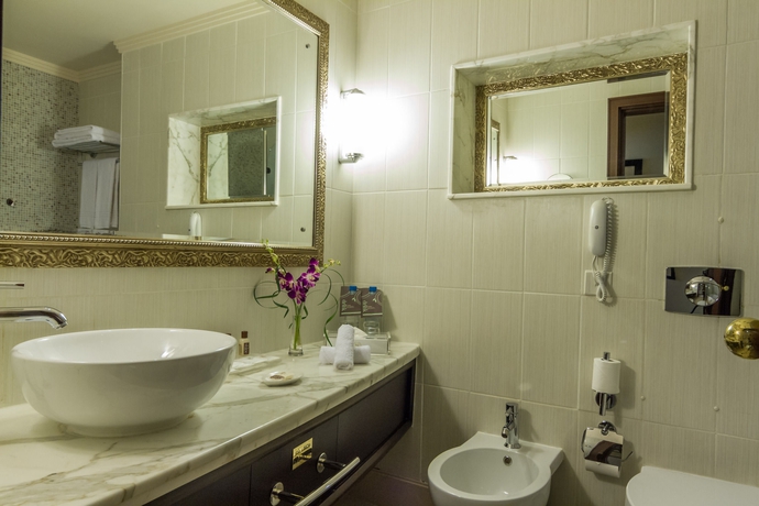 Imagen de la habitación del Hotel Grand Excelsior Deira. Foto 9