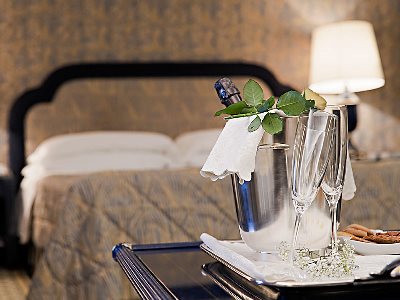 Imagen de la habitación del Hotel Grand Excelsior. Foto 13