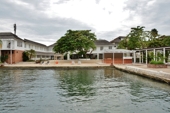 Imagen de los exteriores del Hotel Grand Excelsior Port Royal. Foto 10