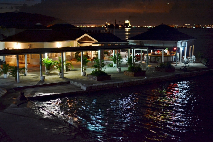 Imagen del bar/restaurante del Hotel Grand Excelsior Port Royal. Foto 3