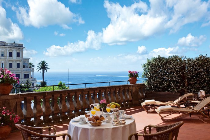 Imagen de la habitación del Hotel Grand Excelsior Vittoria. Foto 18