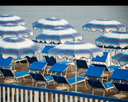 Imagen general del Hotel Grand Faraglioni. Foto 3